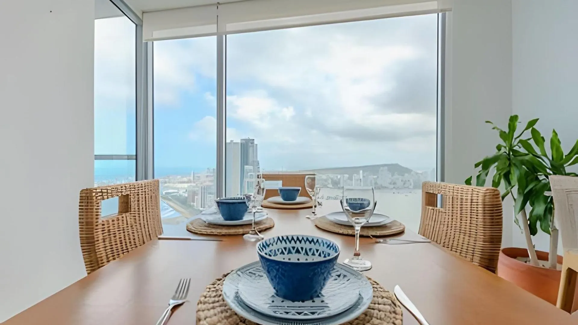 Beachfront Penthouse 40Th Sea View/Historic Center location