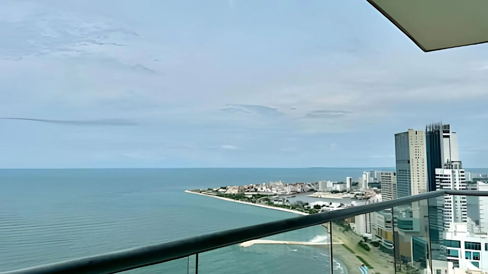 Beachfront Penthouse 40Th Sea View/Historic Center Cartagena Apartment