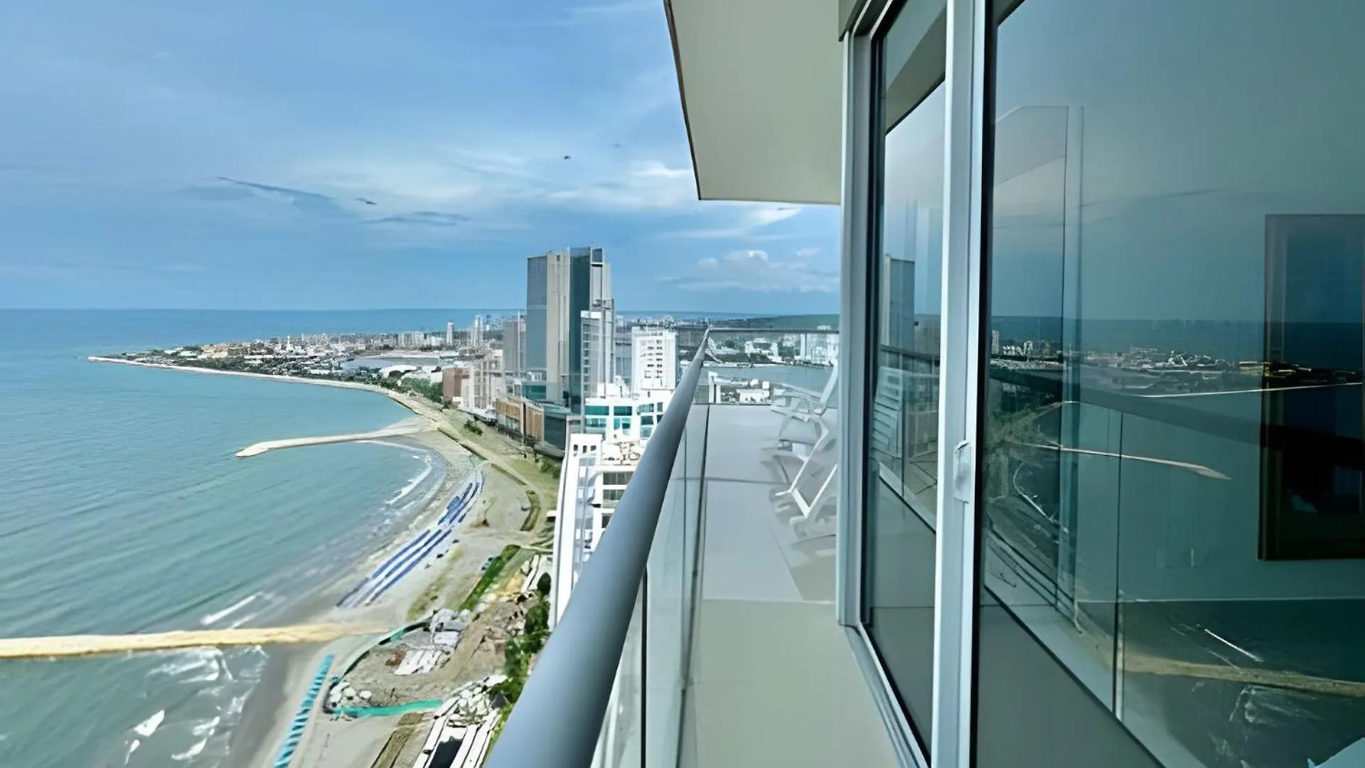 Beachfront Penthouse 40Th Sea View/Historic Center Cartagena Apartment