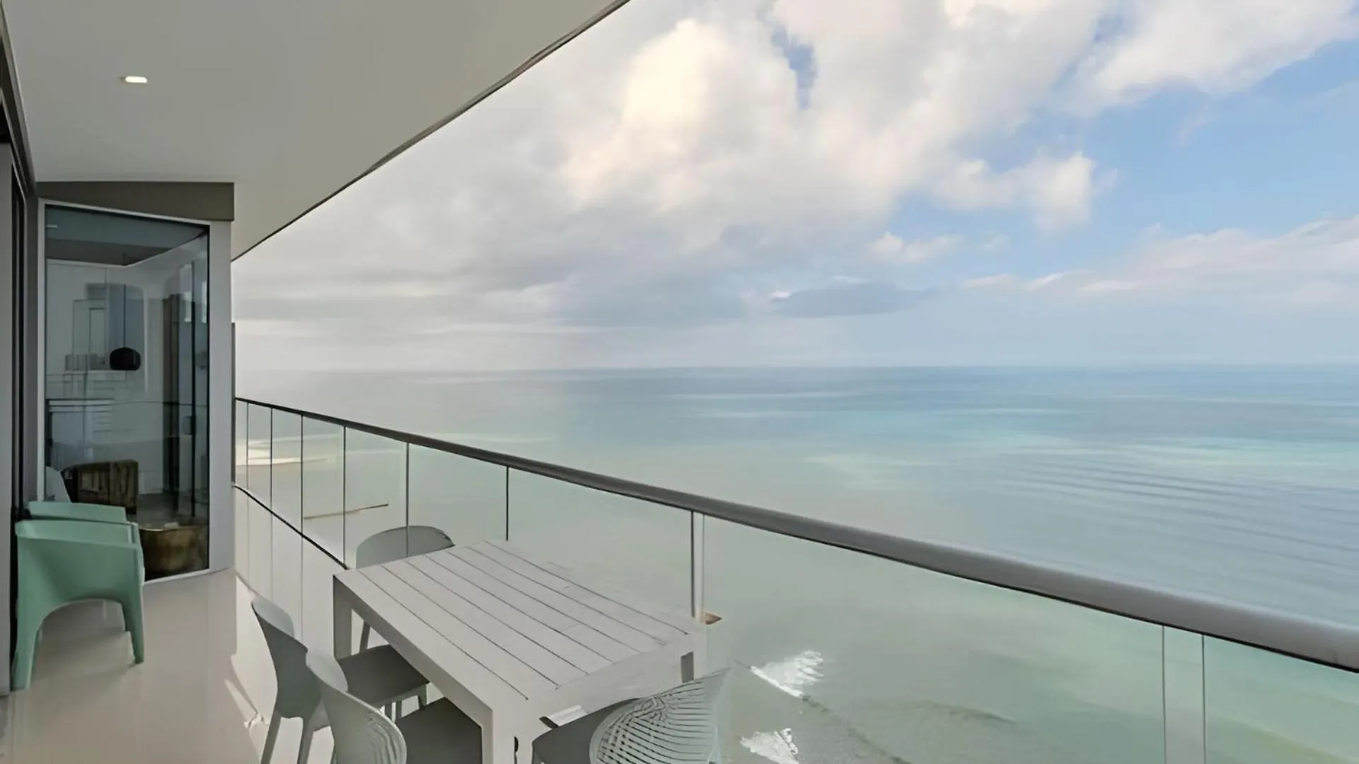 Beachfront Penthouse 40Th Sea View/Historic Center Cartagena